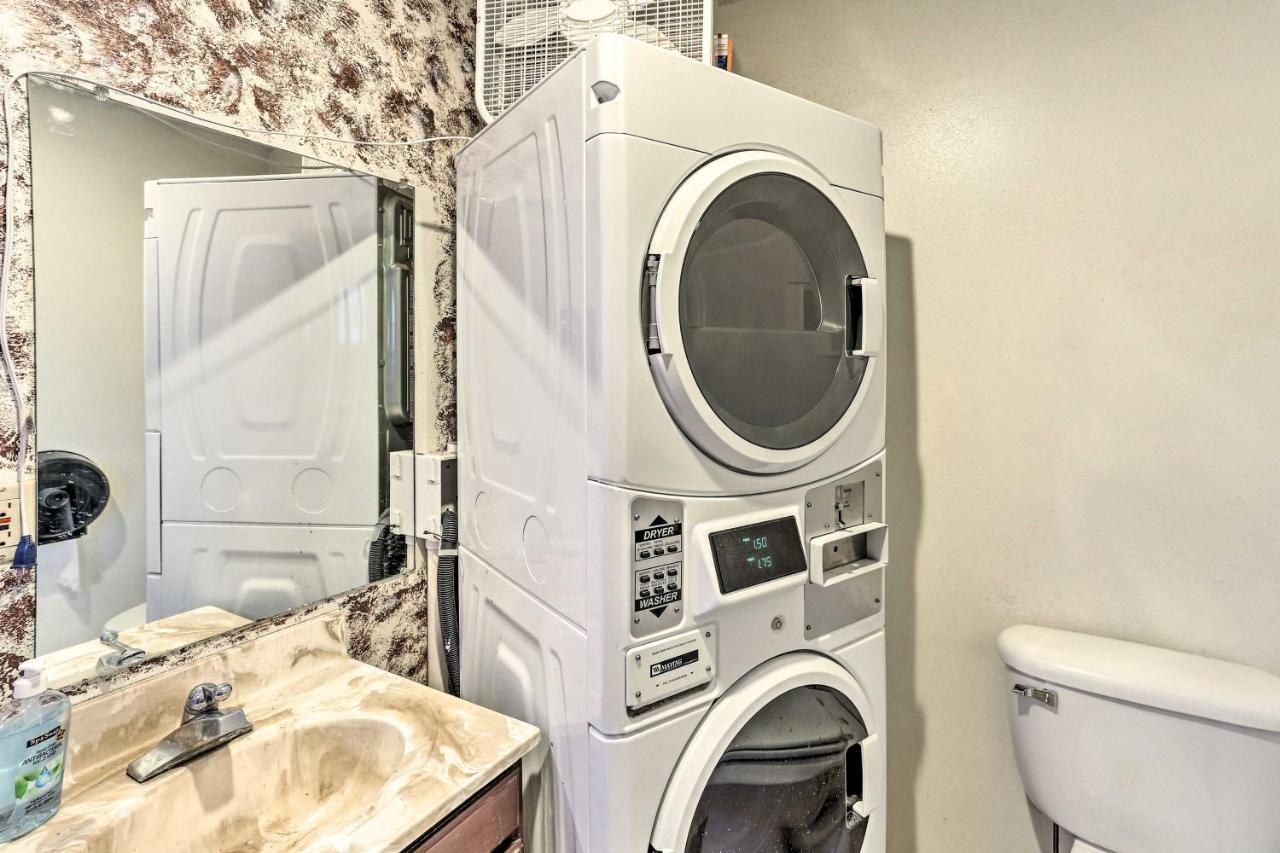Custer Apt In Heart Of Town Shop, Dine, Hike Екстер'єр фото