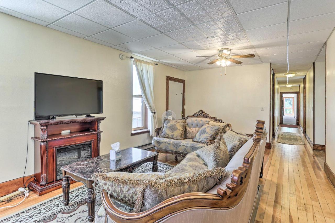 Custer Apt In Heart Of Town Shop, Dine, Hike Екстер'єр фото